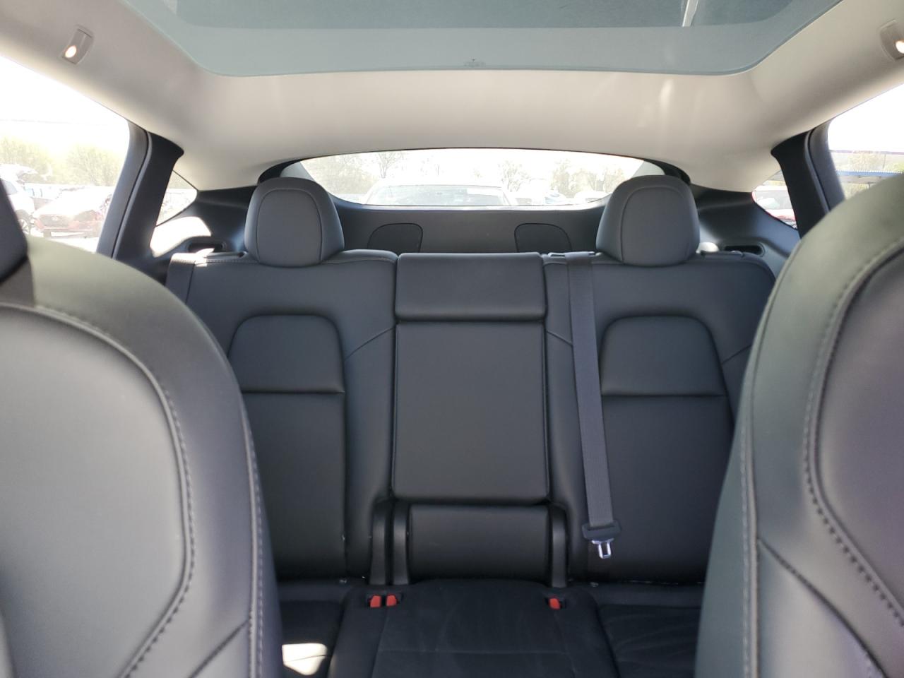 2025 Tesla Model Y VIN: 7SAYGDED9SF241533 Lot: 82323875