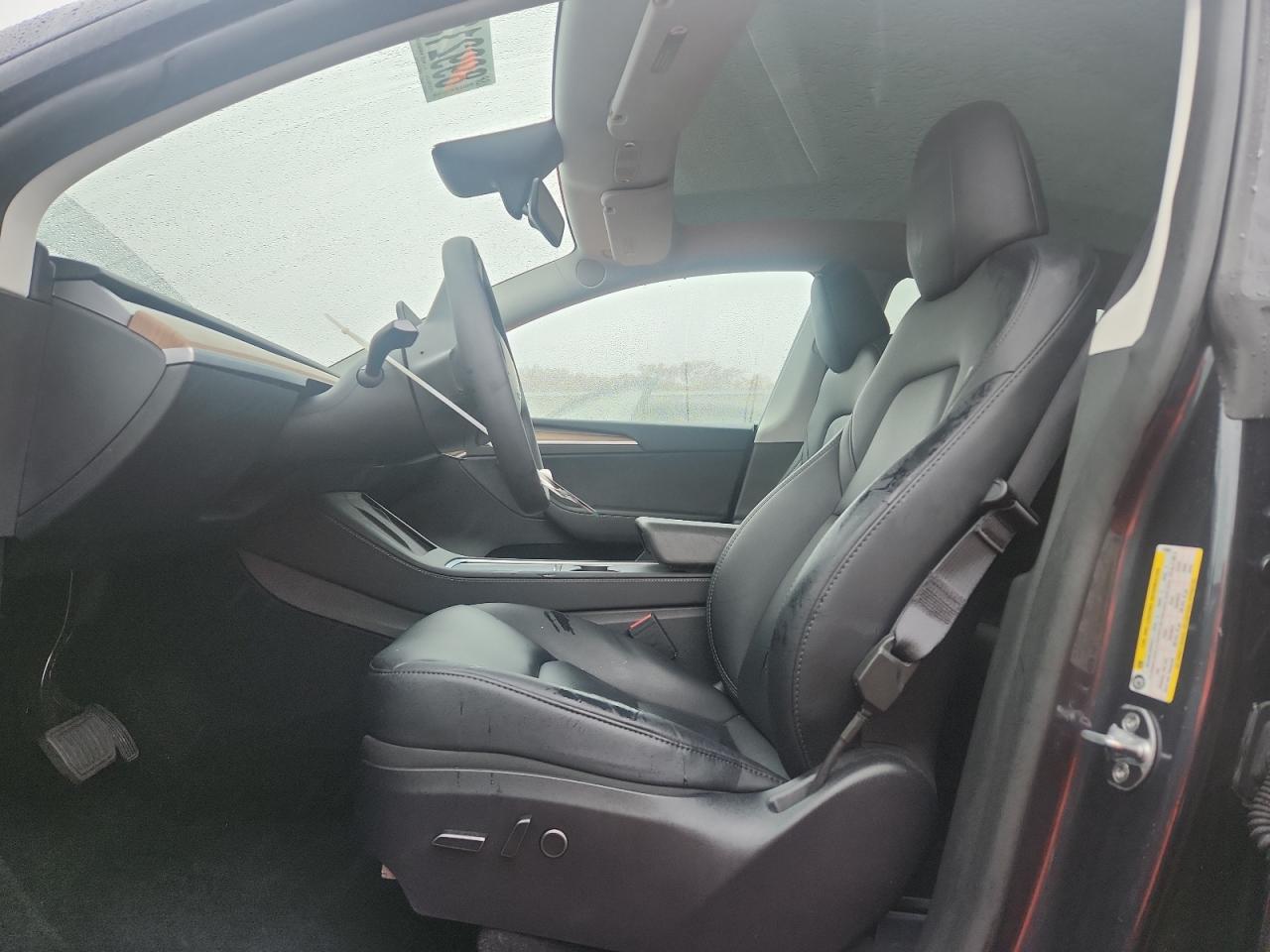 2024 Tesla Model Y VIN: 7SAYGDED9RF018824 Lot: 89921355