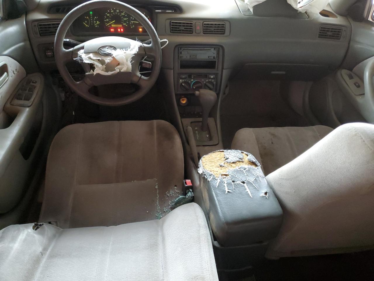 2005 Toyota Camry Le VIN: JT2BF22K9V0008664 Lot: 82381805