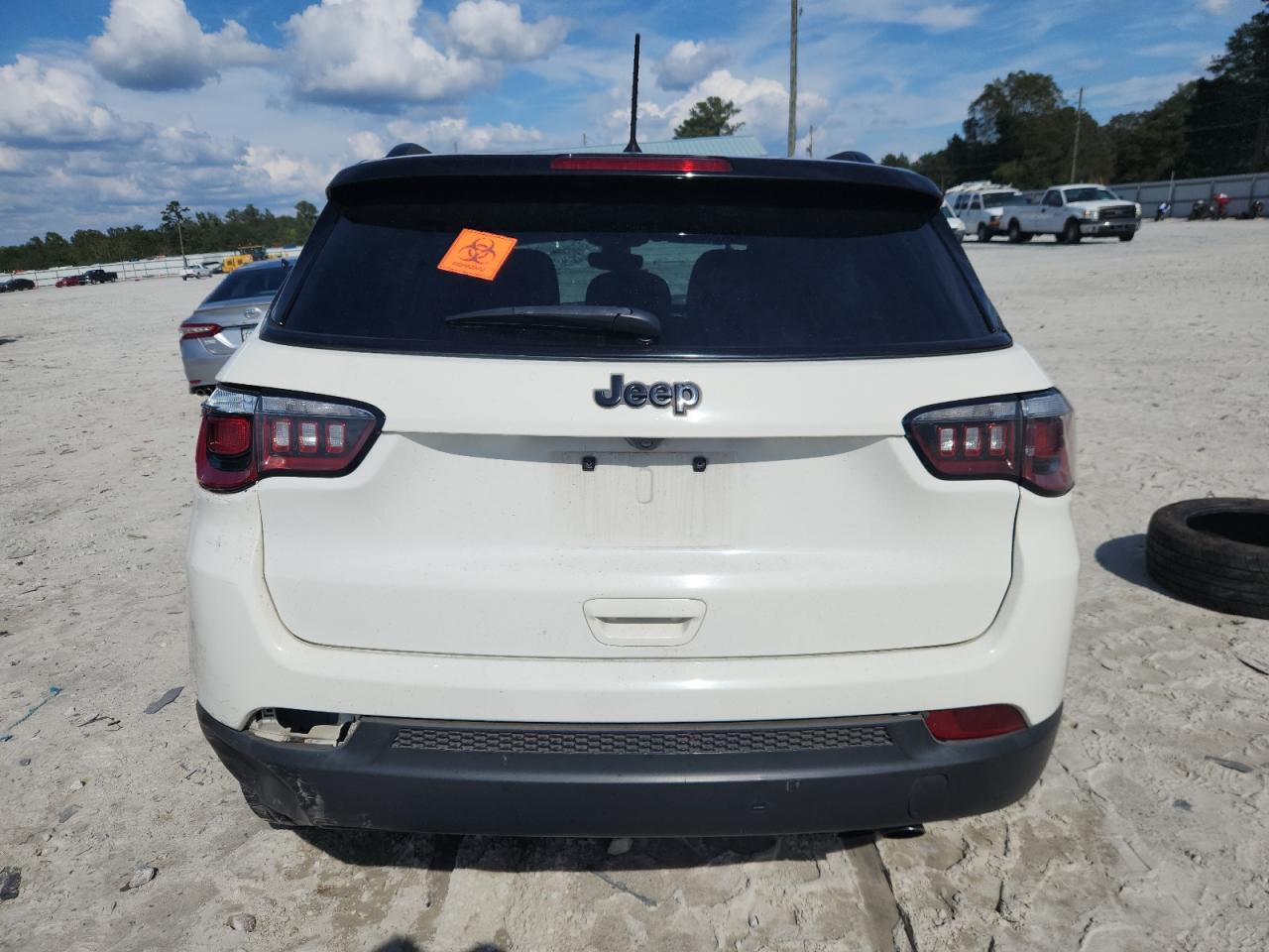 2018 Jeep Compass Latitude VIN: 3C4NJCBB9JT327164 Lot: 85785555