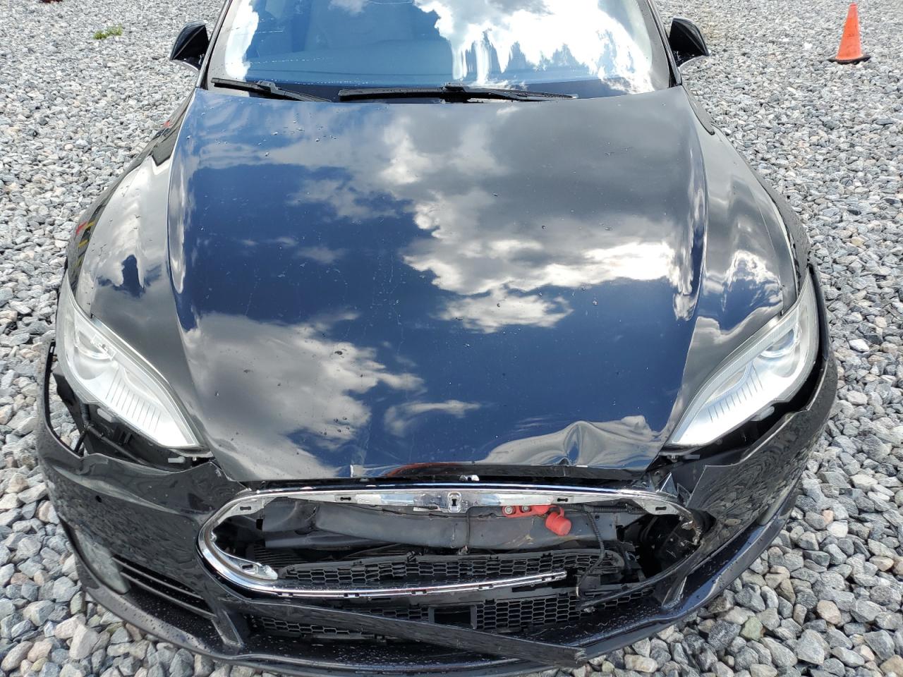 2015 Tesla Model S 85D VIN: 5YJSA1H27FF098634 Lot: 85361935