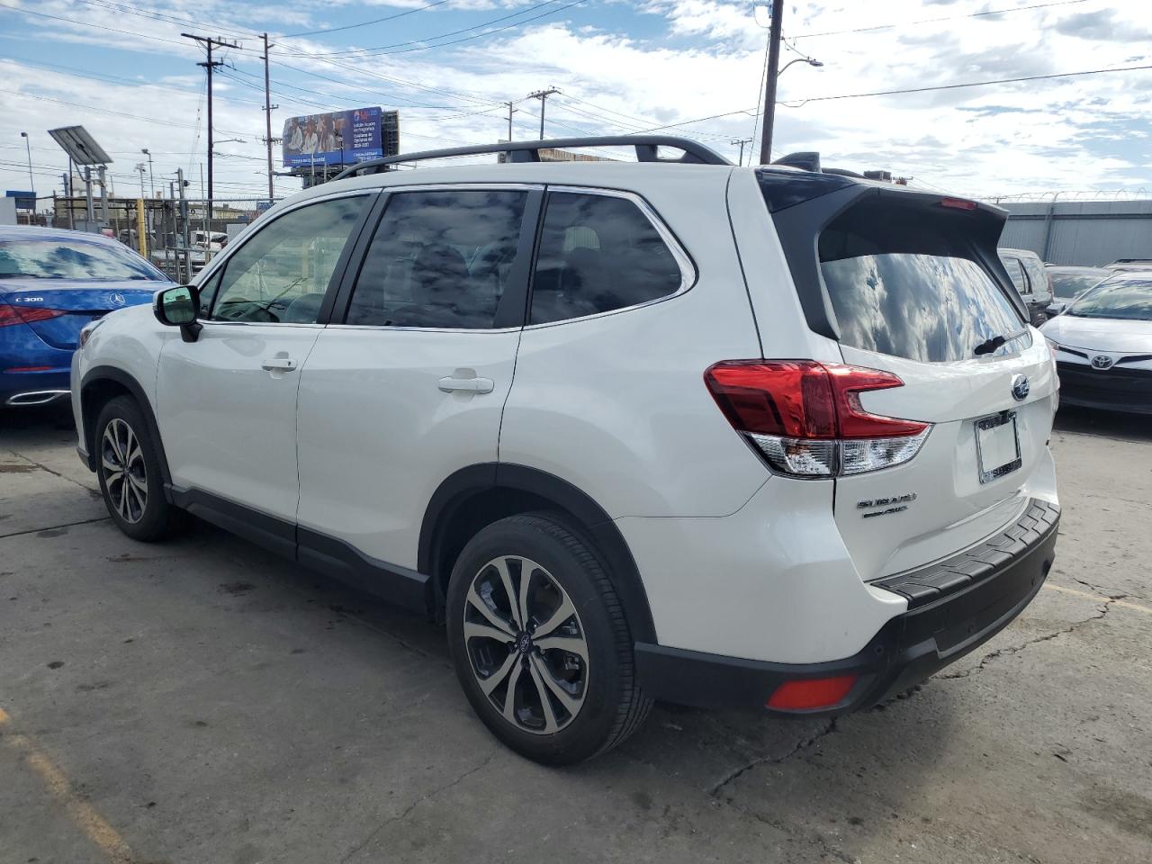 2024 Subaru Forester Limited white null gas JF2SKALC5RH402479 photo #3