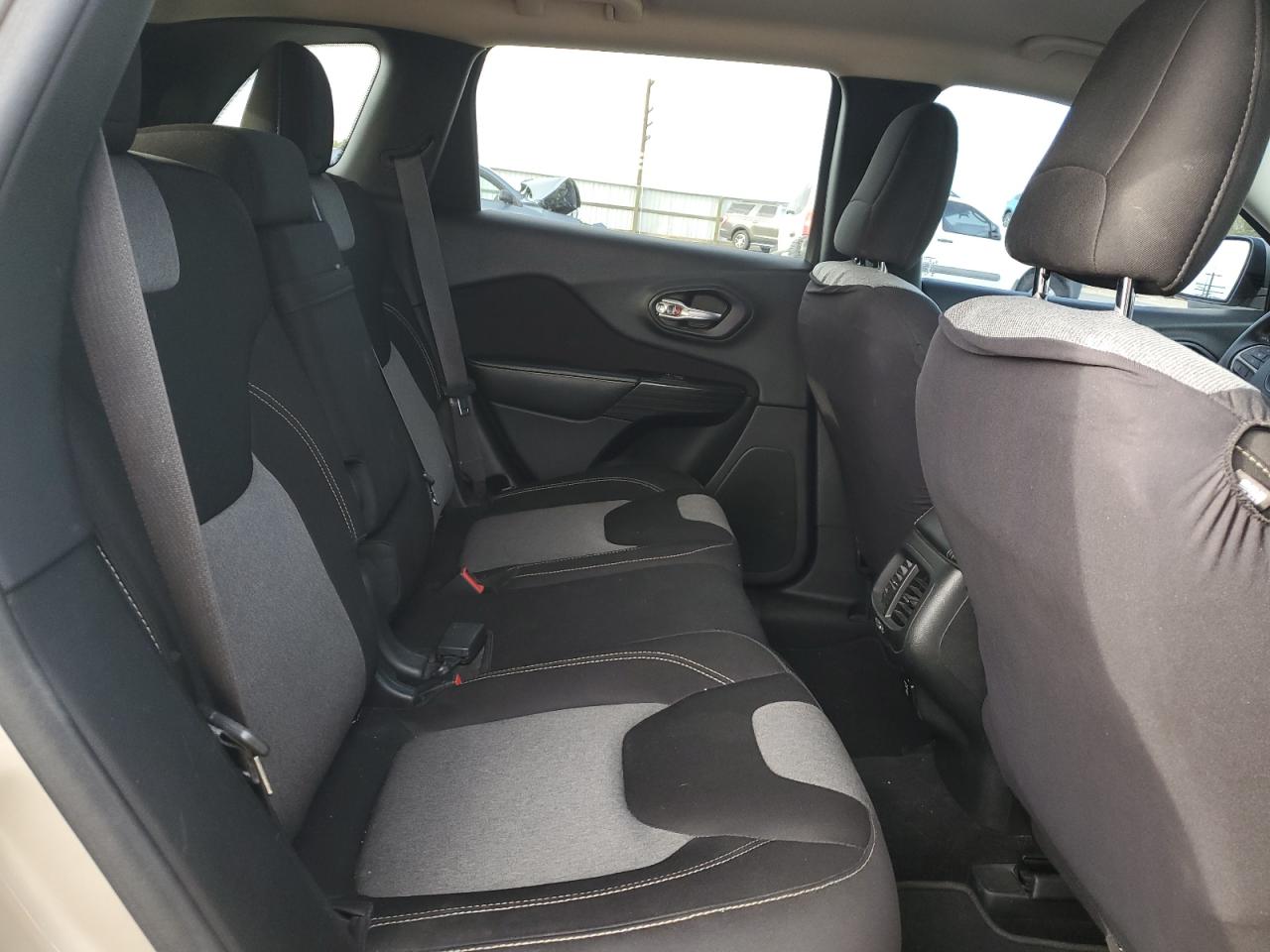 2014 Jeep Cherokee Latitude VIN: 1C4PJMCS1EW286932 Lot: 85516755