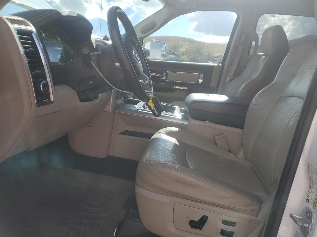 2015 Ram 2500 Laramie VIN: 3C6UR5FJ8FG693254 Lot: 82234855