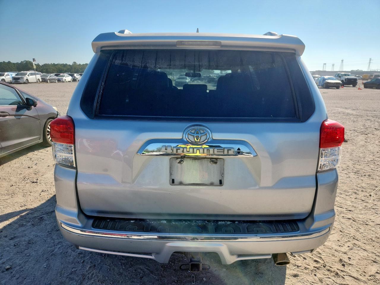 2010 Toyota 4Runner Sr5 VIN: JTEZU5JRXA5005633 Lot: 86088225