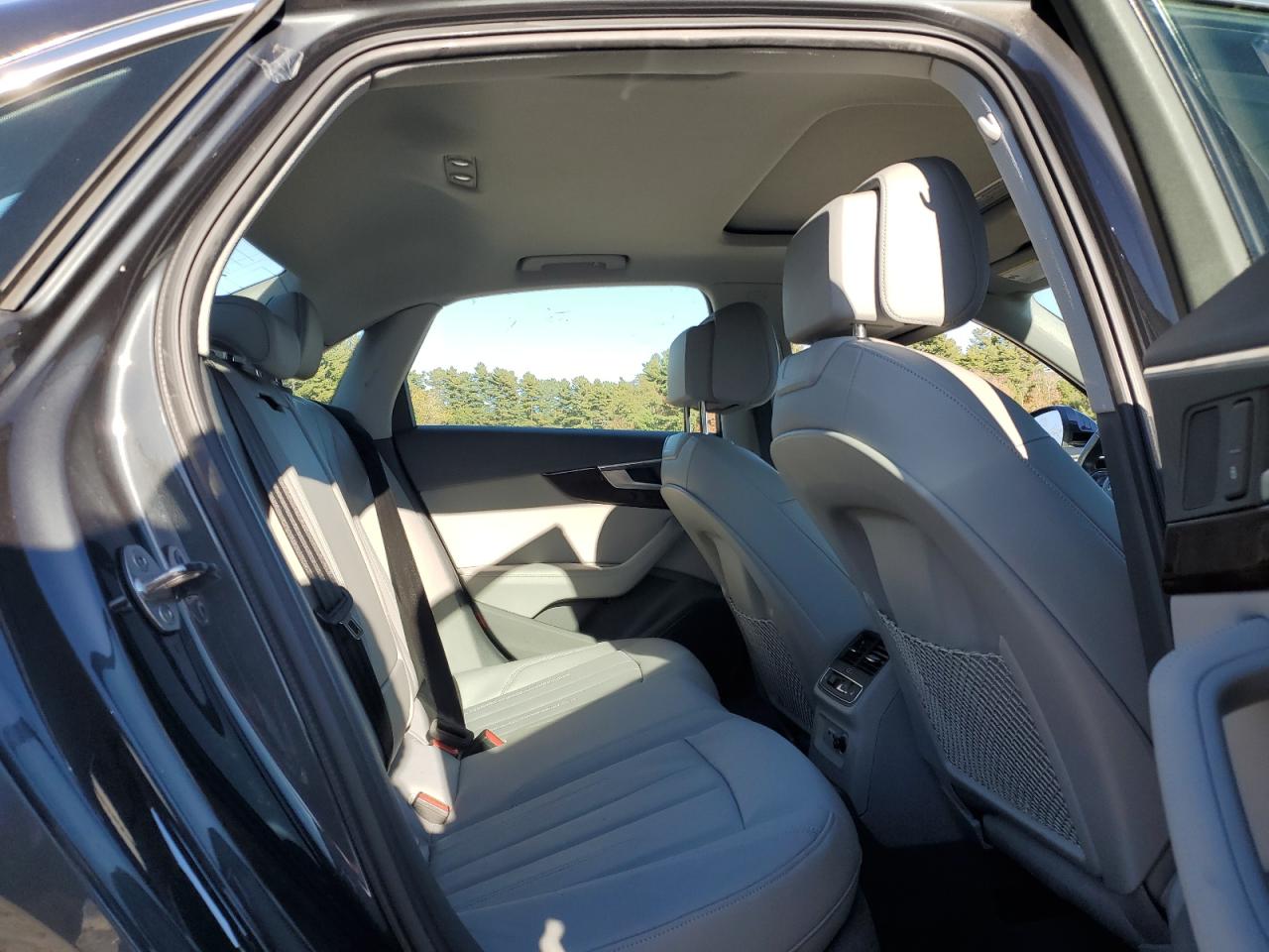 2019 Audi A4 Premium Plus VIN: WAUENAF4XKN002476 Lot: 86175295