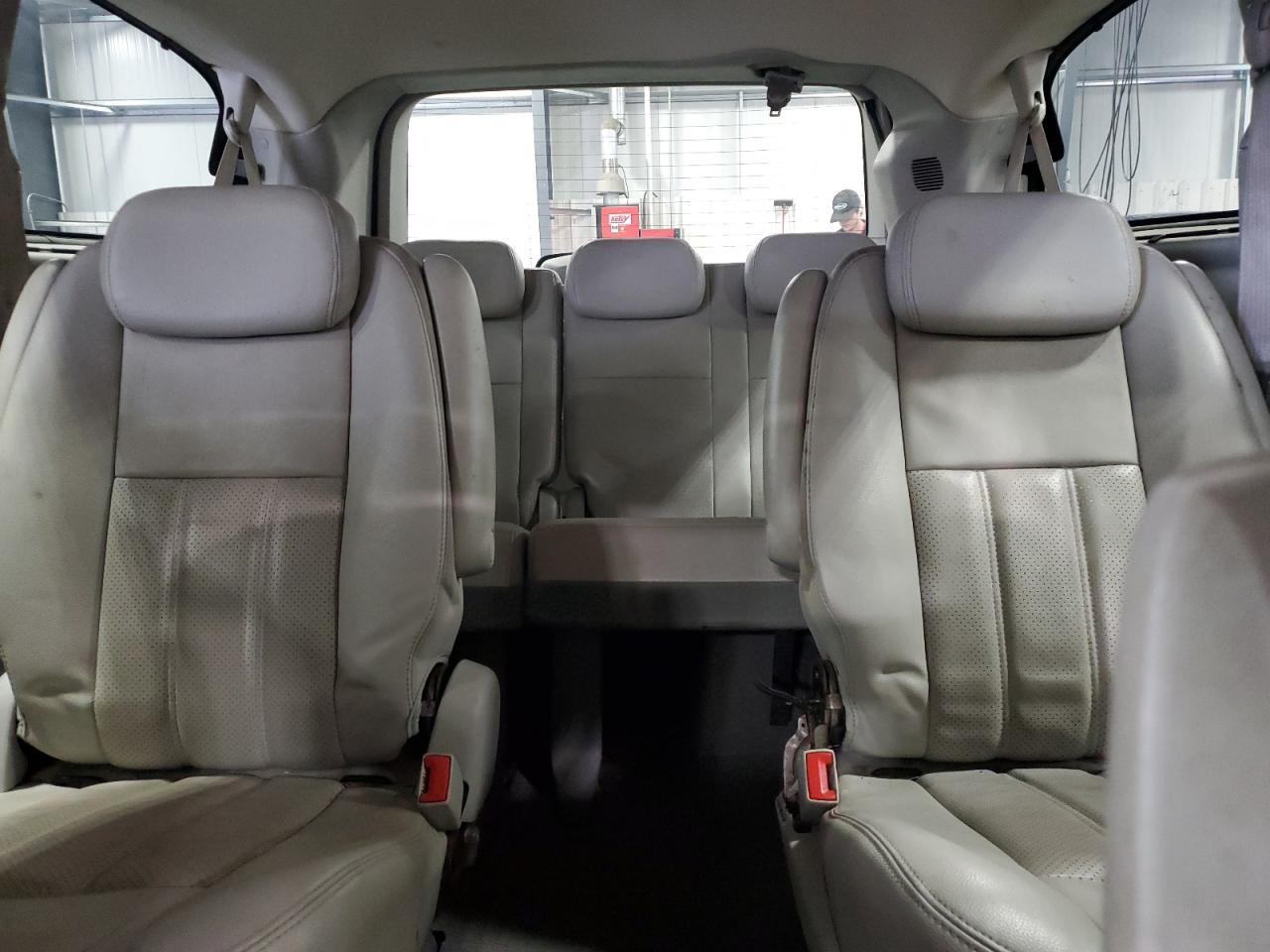 2009 Chrysler Town & Country Touring VIN: 2A8HR54119R679233 Lot: 87095675