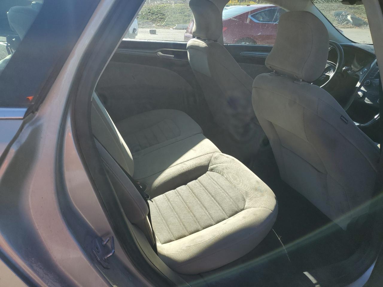 2019 Ford Fusion S VIN: 3FA6P0G78KR268621 Lot: 90687755