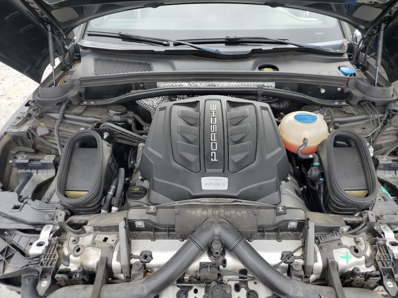 2018 Porsche Macan S VIN: WP1AB2A50JLB34977 Lot: 85163015