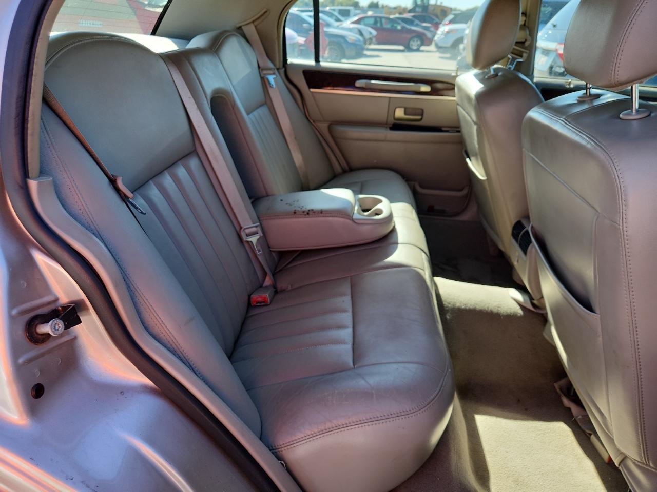 2007 Lincoln Town Car Signature VIN: 1LNHM81W57Y631150 Lot: 89562335