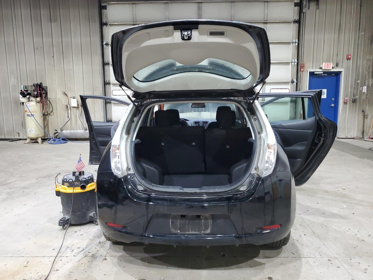 2015 Nissan Leaf S VIN: 1N4AZ0CP2FC327869 Lot: 85536265