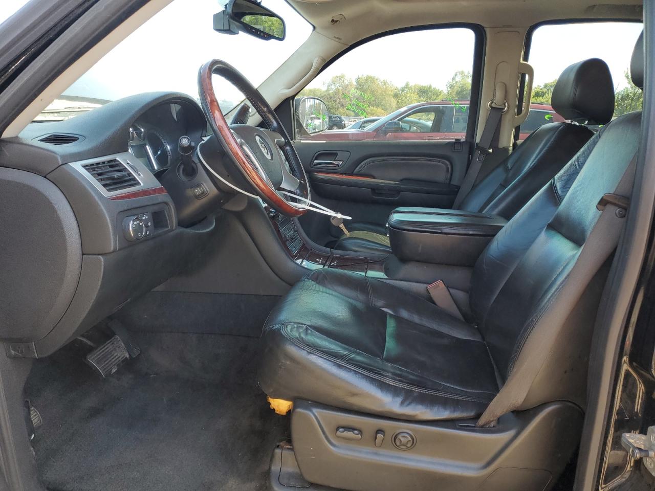 2009 Cadillac Escalade Luxury VIN: 1GYFK23229R262621 Lot: 85377285