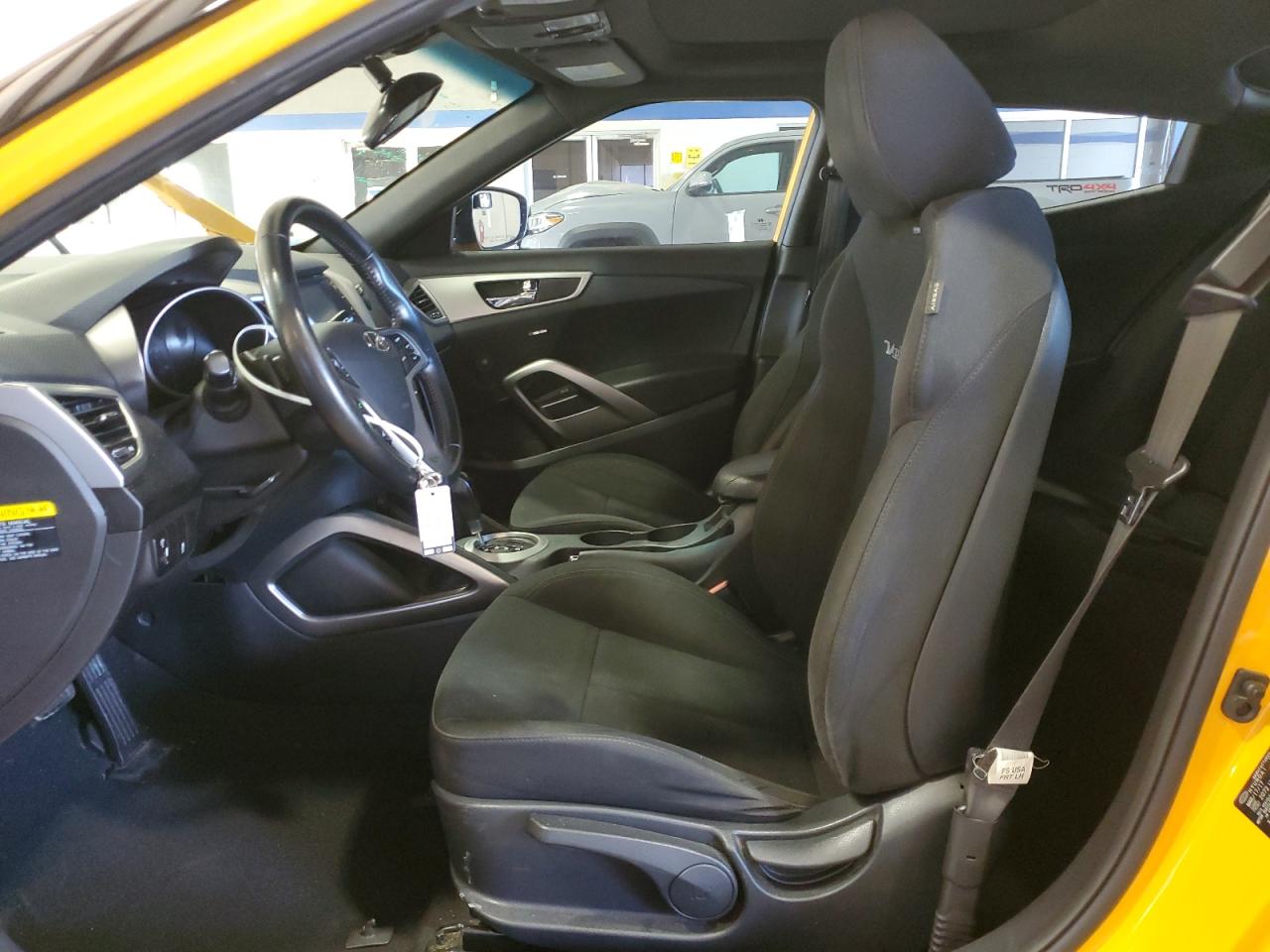 2017 Hyundai Veloster VIN: KMHTC6AD1HU316466 Lot: 84928885