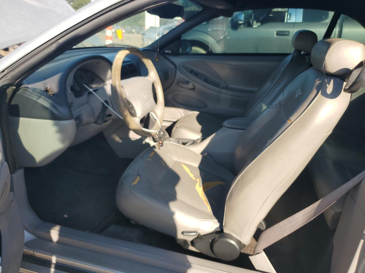 2000 Ford Mustang VIN: 1FAFP4441YF128921 Lot: 85824925