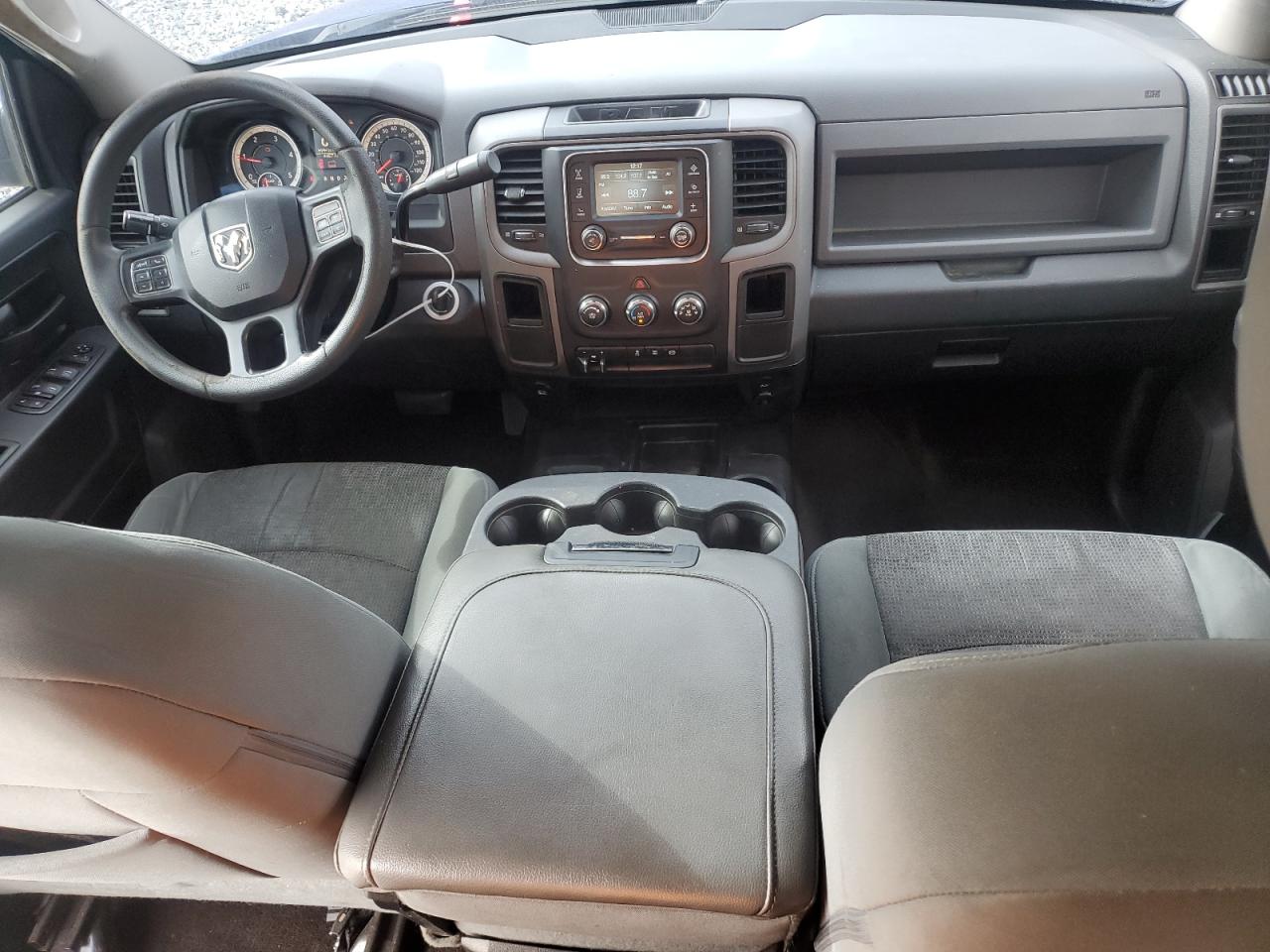 2018 Ram 3500 St VIN: 3C63RRGLXJG120299 Lot: 84017345