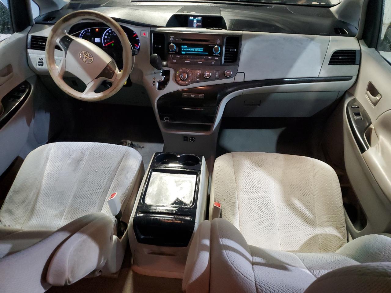 2011 Toyota Sienna Le VIN: 5TDKK3DC7BS069826 Lot: 84405645