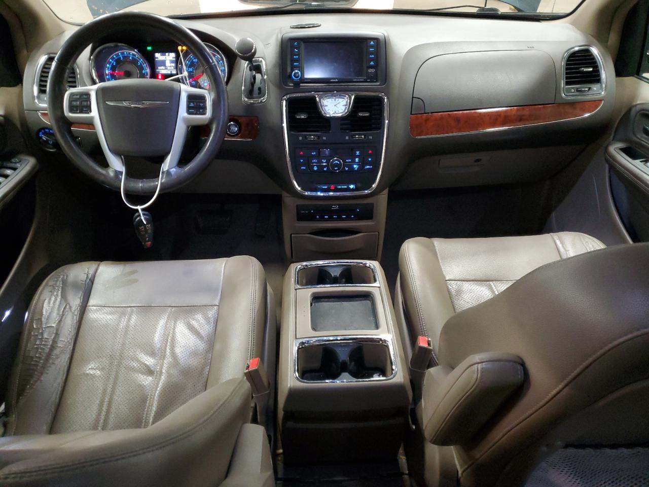 2014 Chrysler Town & Country Touring L VIN: 2C4RC1CG9ER261881 Lot: 82649185