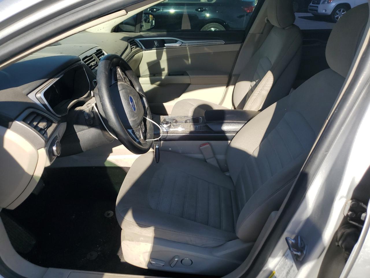 2019 Ford Fusion Se VIN: 3FA6P0LU7KR188447 Lot: 82638035