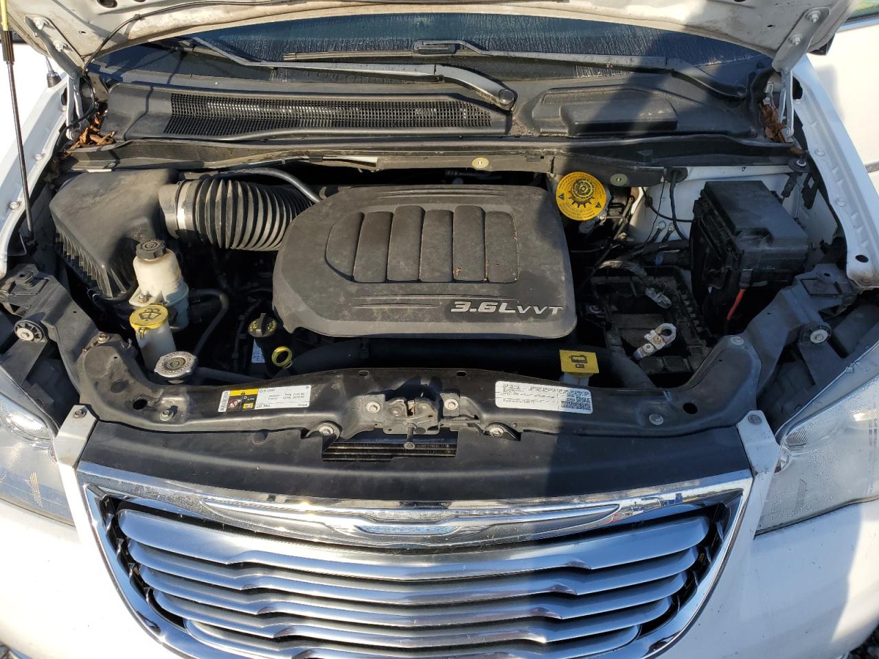 2016 Chrysler Town & Country Touring L VIN: 2C4RC1CG2GR188825 Lot: 83841265