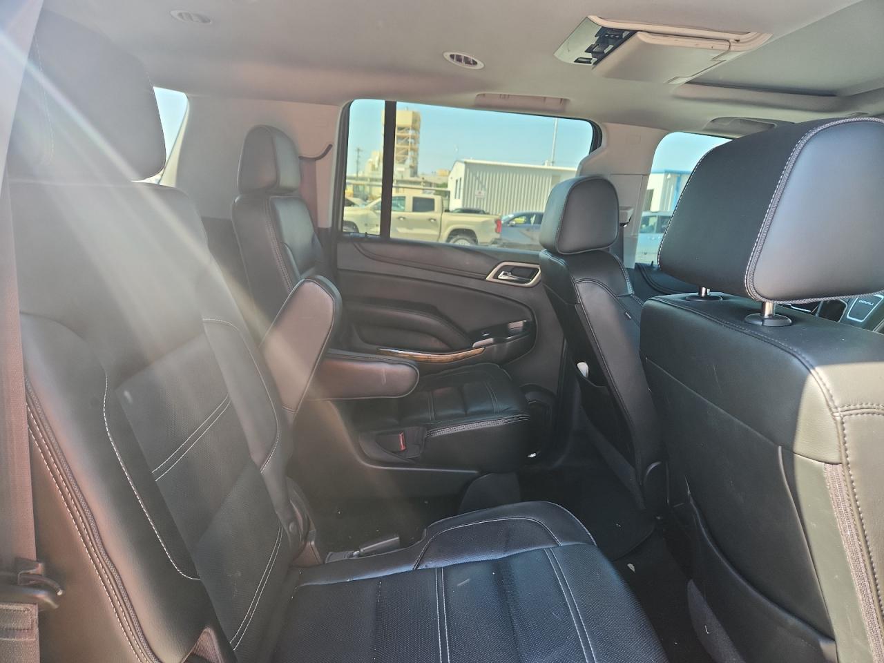 2017 GMC Yukon Xl Denali VIN: 1GKS1HKJ6HR190571 Lot: 85742505