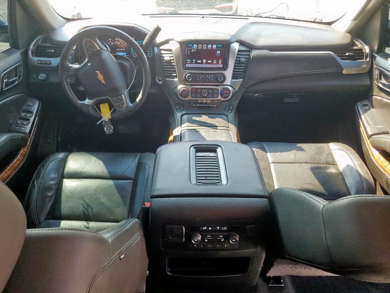 2018 Chevrolet Tahoe C1500 Premier VIN: 1GNSCCKC2JR145070 Lot: 84743725