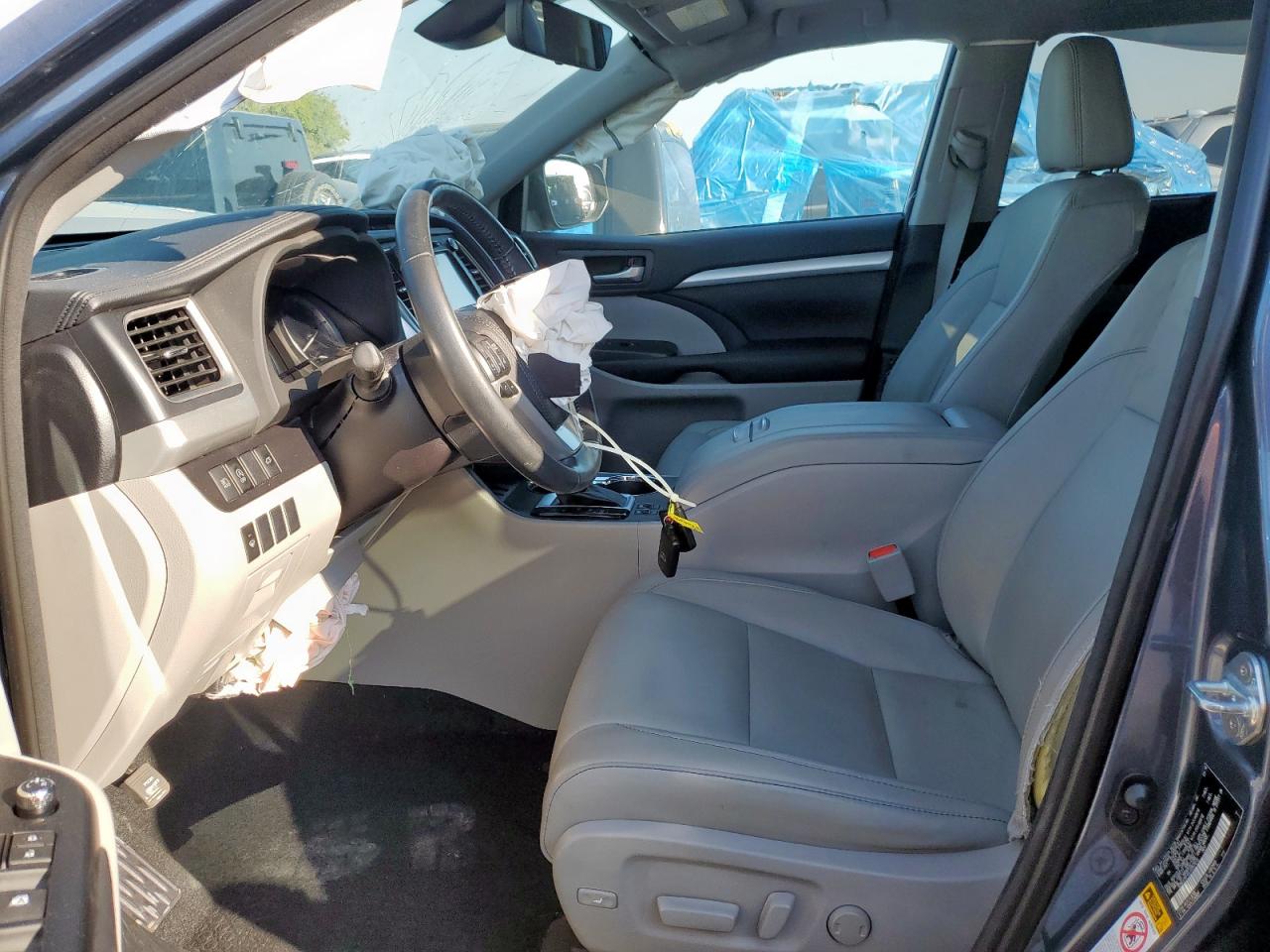 2018 Toyota Highlander Se VIN: 5TDJZRFHXJS857615 Lot: 81784375