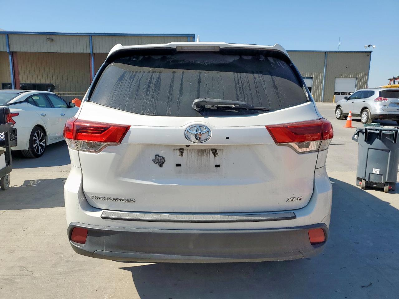 2017 Toyota Highlander Se VIN: 5TDKZRFH0HS519414 Lot: 82242215