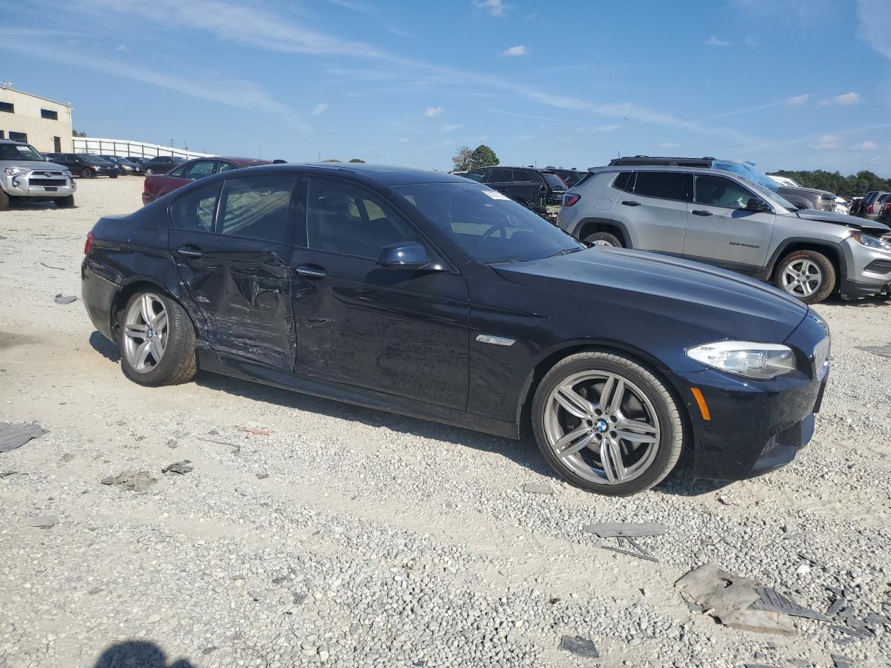 Фото: WBAFR9C51CC271502