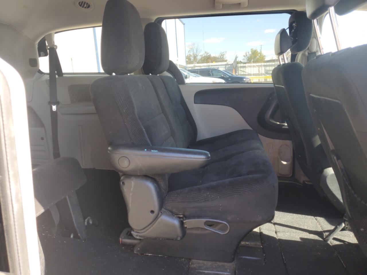 2017 Dodge Grand Caravan Se VIN: 2C4RDGBG8HR563104 Lot: 84739415