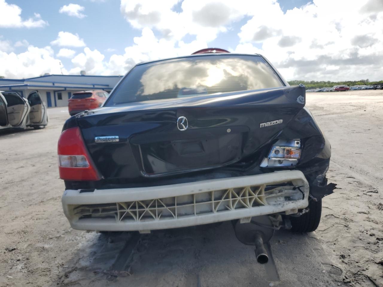 2000 Mazda Protege Es VIN: JM1BJ2210Y0220726 Lot: 85690725