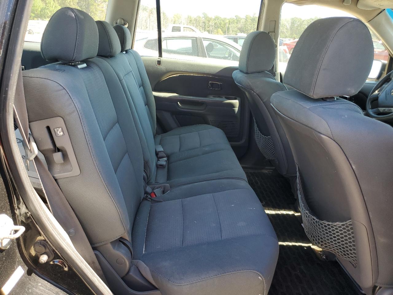 2007 Honda Pilot Lx VIN: 5FNYF281X7B003106 Lot: 86710235