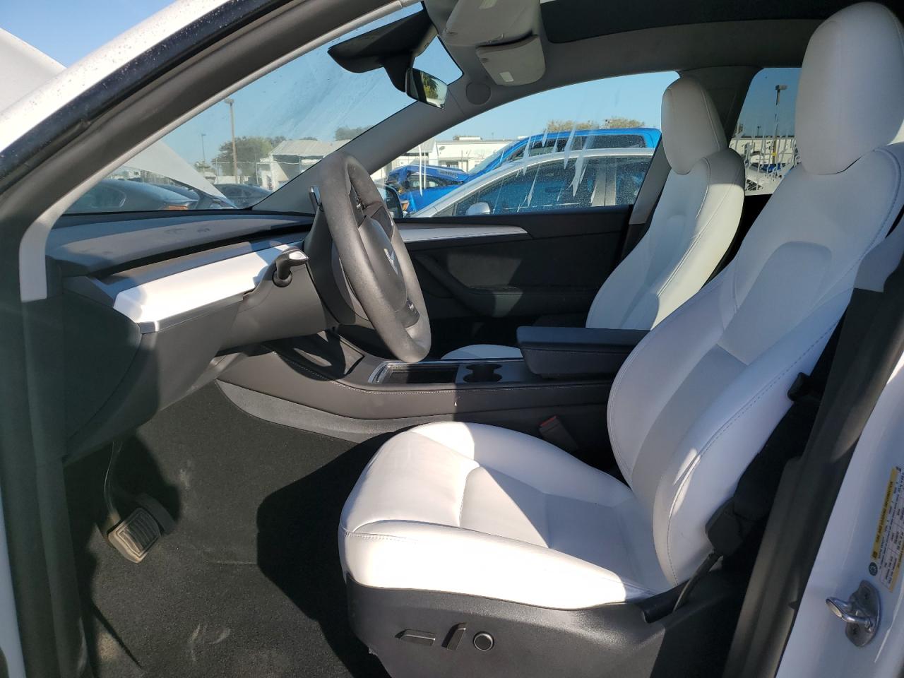 2024 Tesla Model Y VIN: 7SAYGDED9RF105106 Lot: 89711035