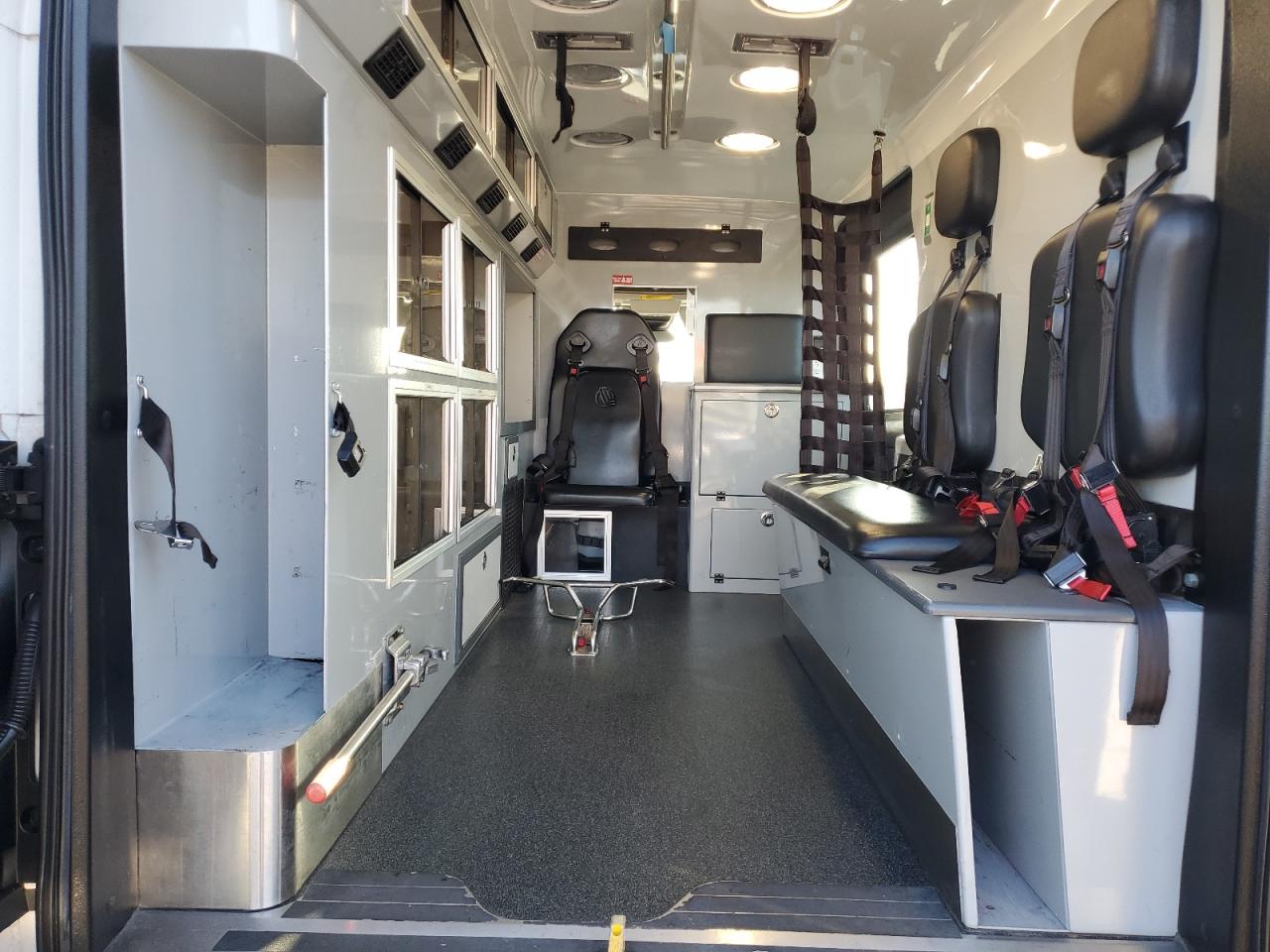 2018 Ford Transit Ambulance VIN: 1FDYR2CM6JKA48333 Lot: 86554925