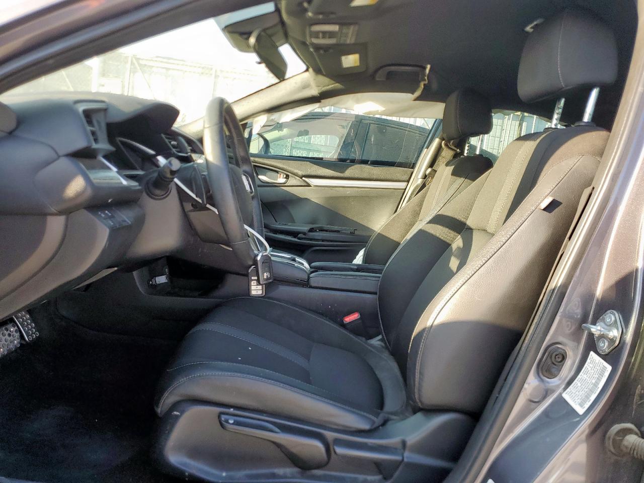 2020 Honda Civic Sport VIN: 19XFC2F8XLE017104 Lot: 82369955