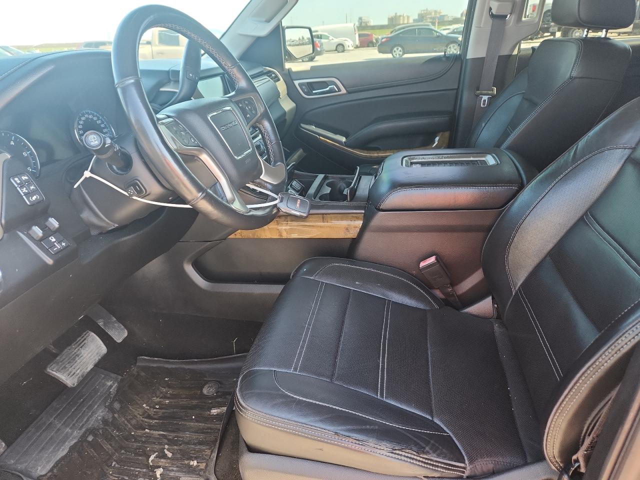 2017 GMC Yukon Xl Denali VIN: 1GKS1HKJ6HR190571 Lot: 85742505