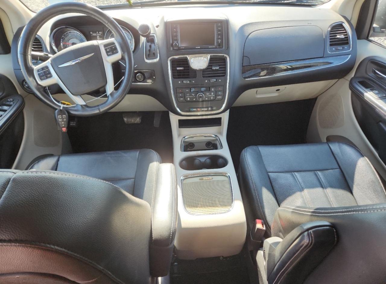 2016 Chrysler Town & Country Touring L VIN: 2C4RC1CG9GR112728 Lot: 90125135