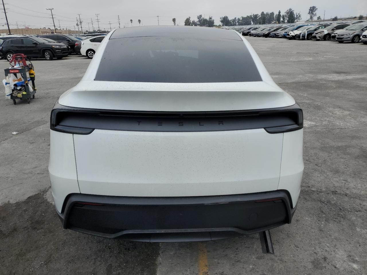 2026 Tesla Model Y VIN: 7SAYGDED0TF439872 Lot: 85552985