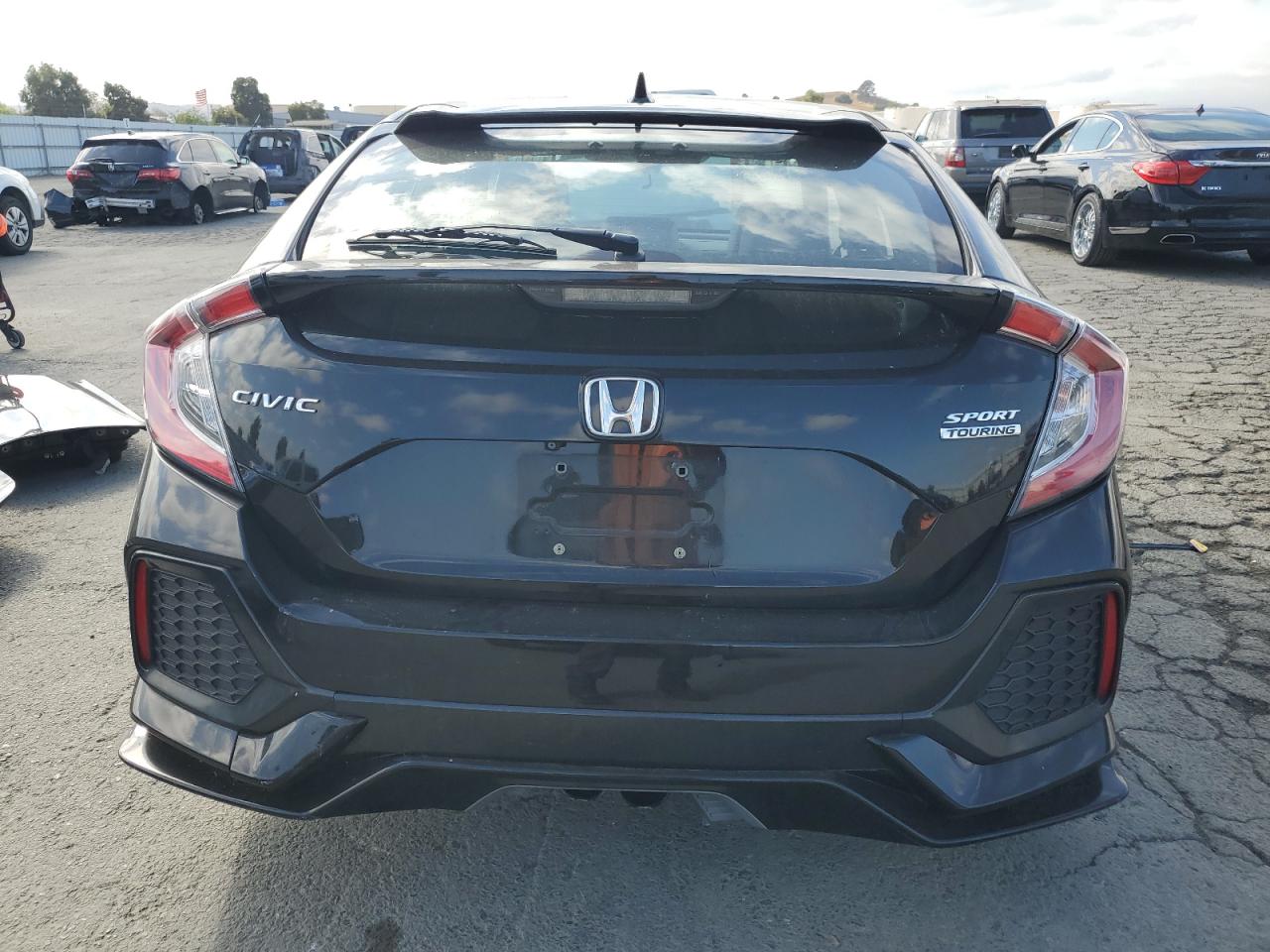 2017 Honda Civic Sport Touring VIN: SHHFK7H92HU425425 Lot: 82335895