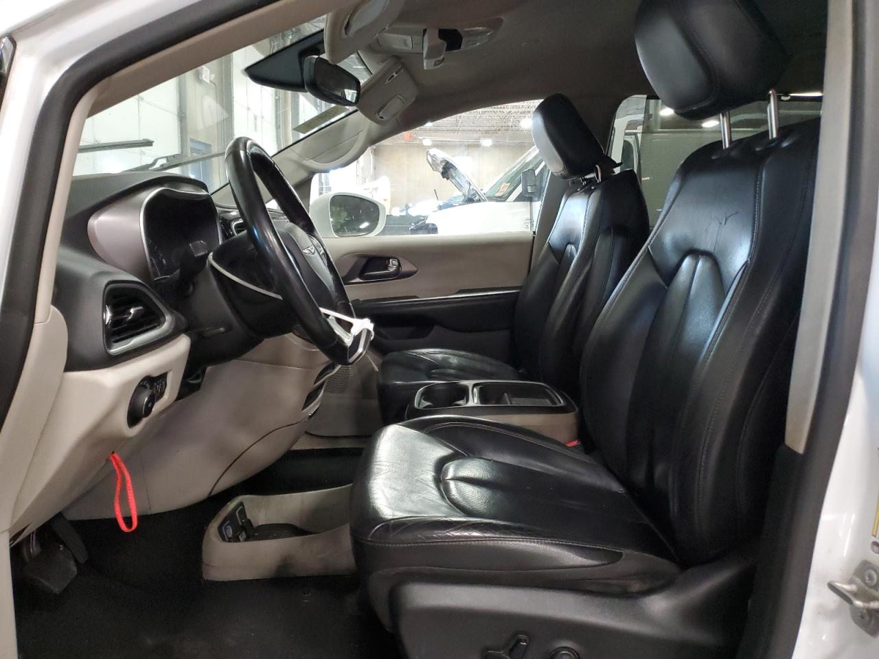 2020 Chrysler Pacifica Touring L VIN: 2C4RC1BG5LR284007 Lot: 90688345