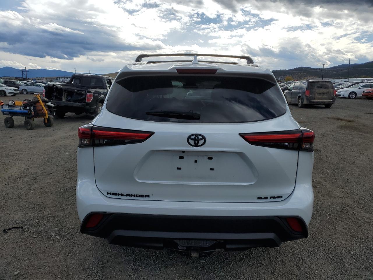 2022 Toyota Highlander Xle VIN: 5TDGZRBH5NS229564 Lot: 84067255