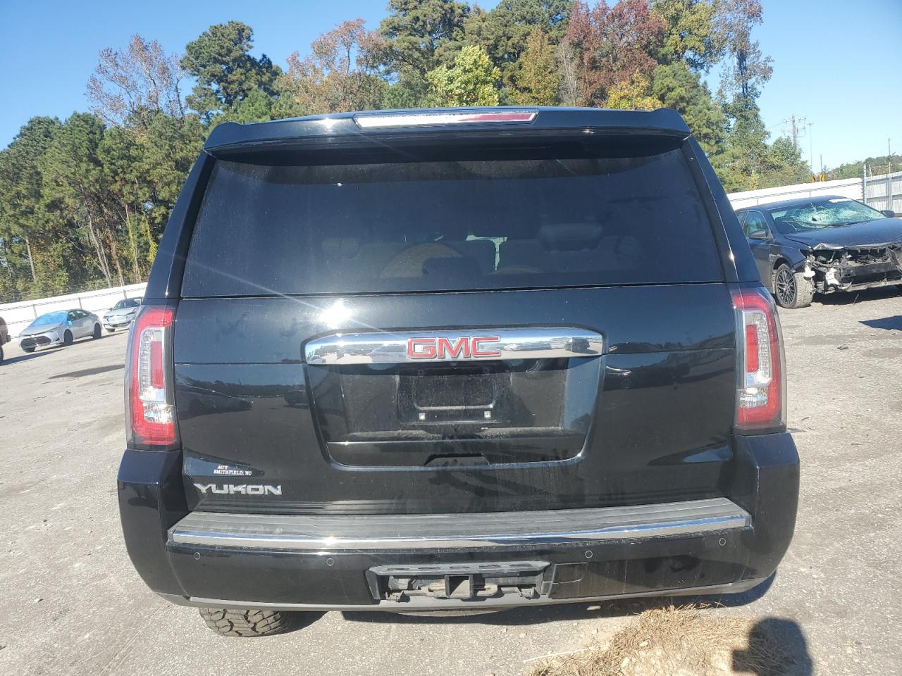 2015 GMC Yukon Denali VIN: 1GKS2CKJ7FR145622 Lot: 90977965