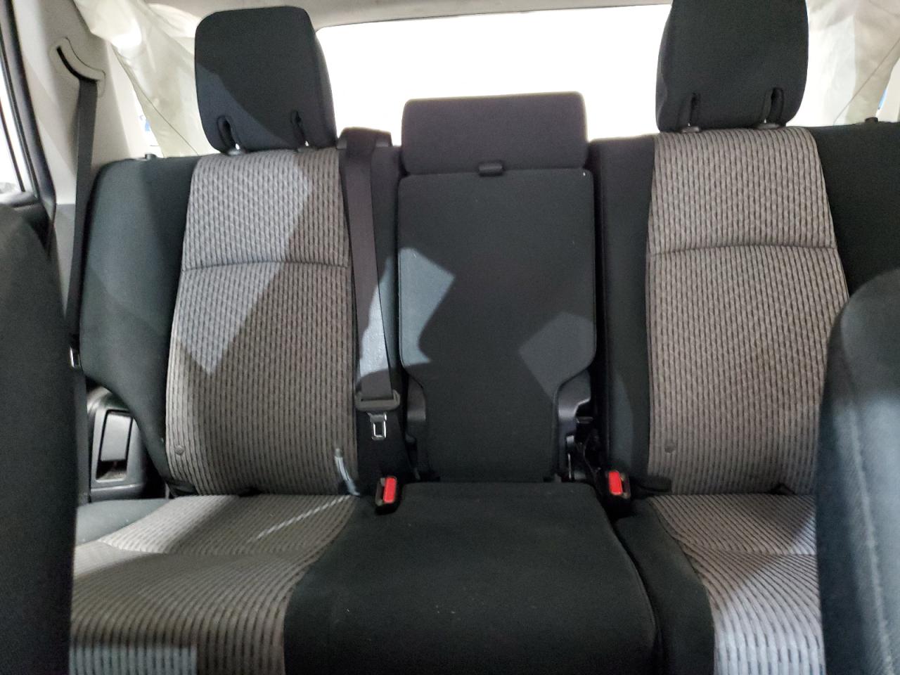 2015 Toyota 4Runner Sr5/Sr5 Premium VIN: JTEBU5JR6F5235842 Lot: 85553415