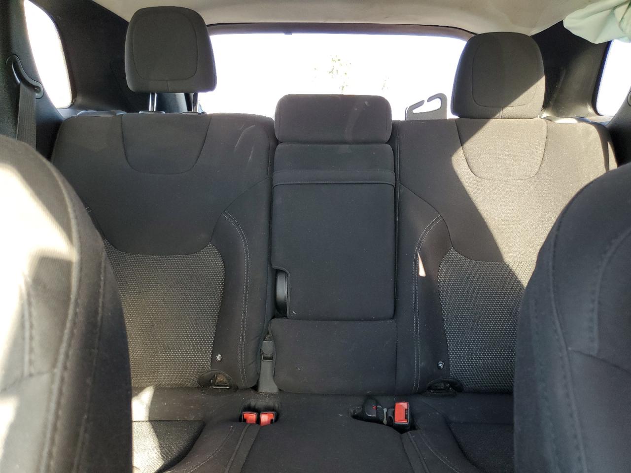 2019 Jeep Cherokee Latitude VIN: 1C4PJLCX5KD148176 Lot: 82678225