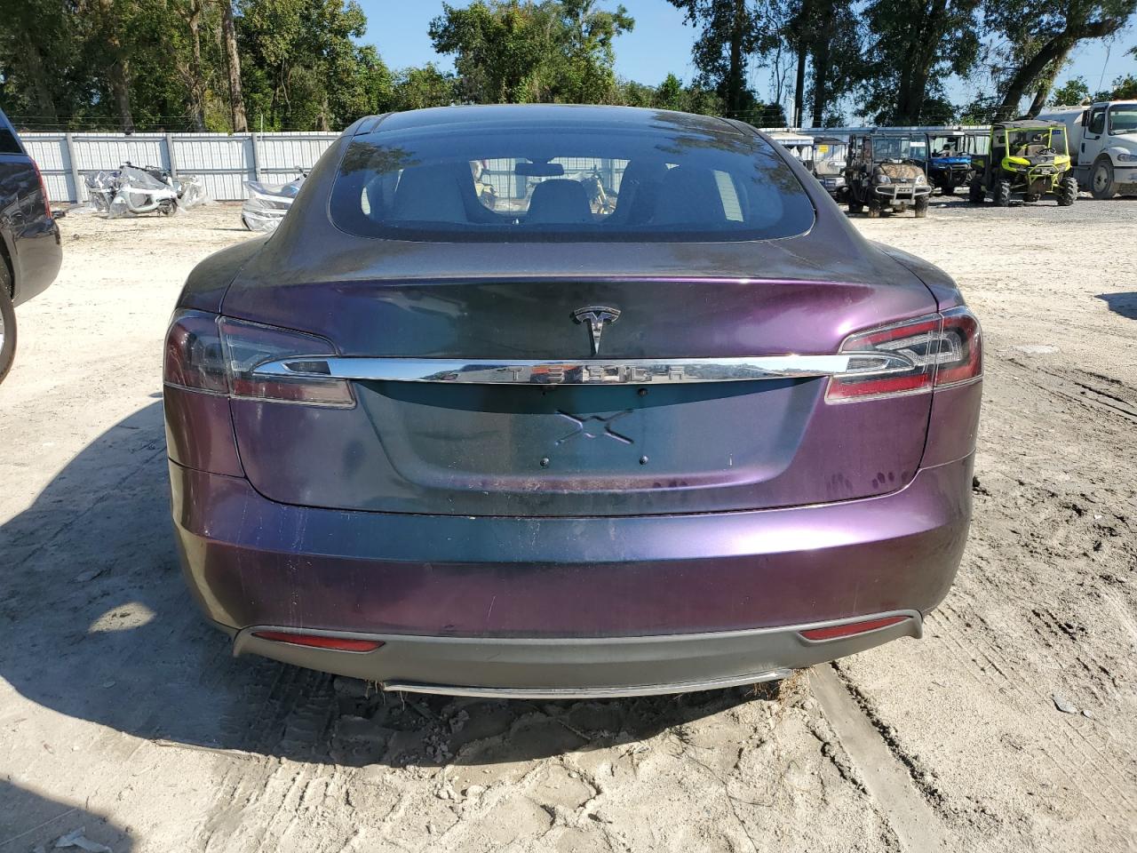 2015 Tesla Model S VIN: 5YJSA1E11FF117982 Lot: 81898665