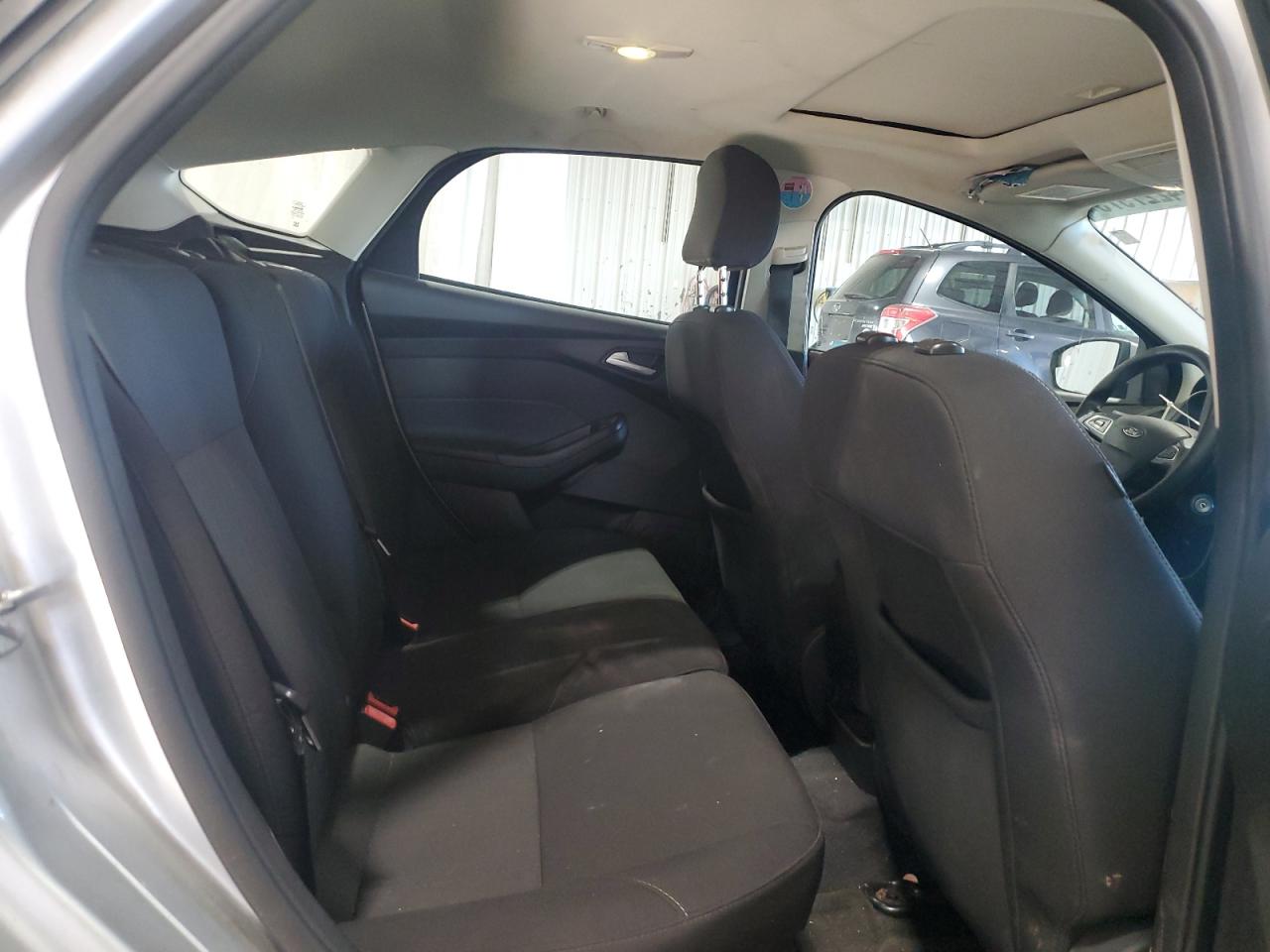 2016 Ford Focus Se VIN: 1FADP3K2XGL352059 Lot: 84227975