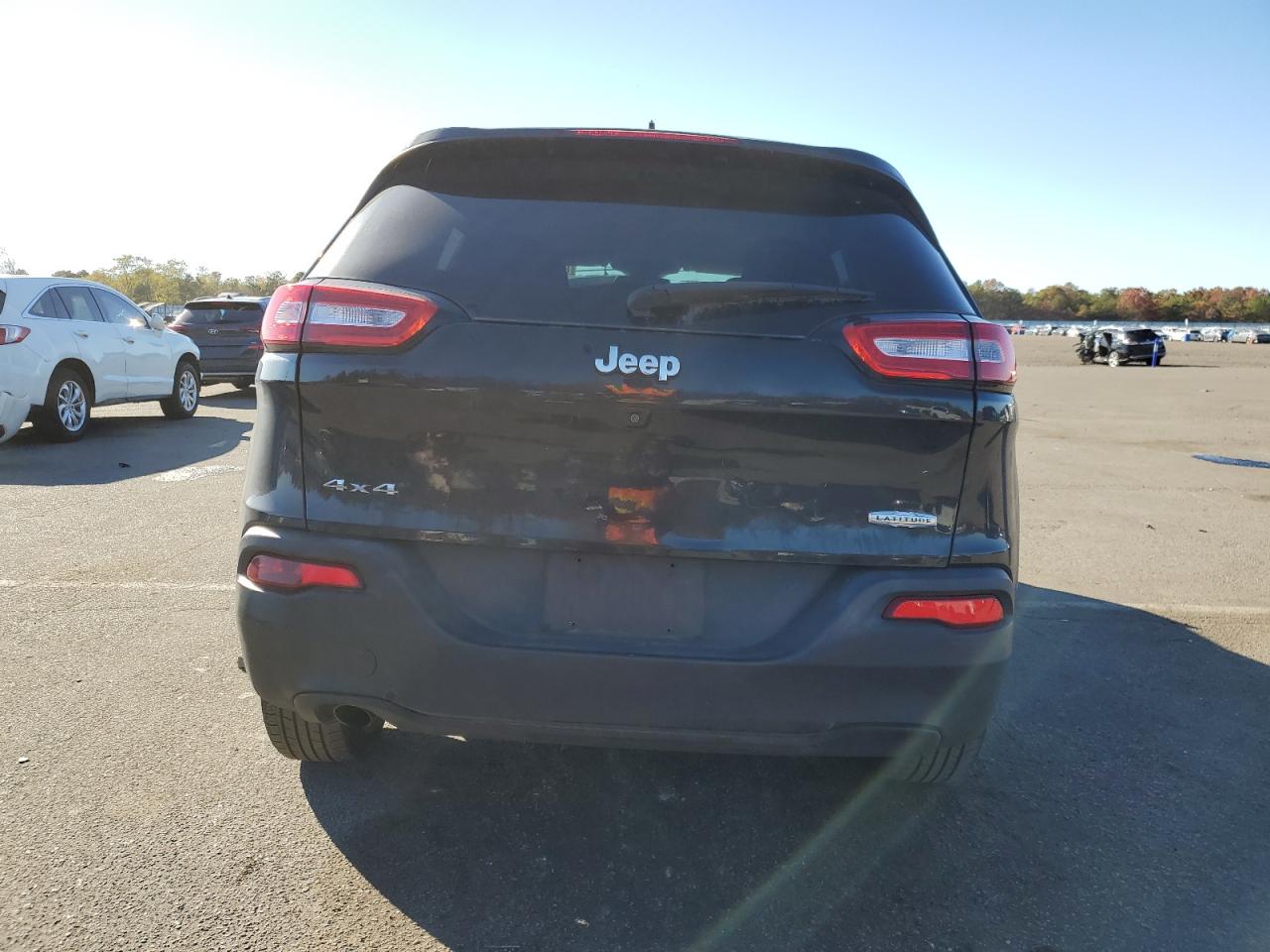 2016 Jeep Cherokee Latitude VIN: 1C4PJMCB3GW323403 Lot: 89993145