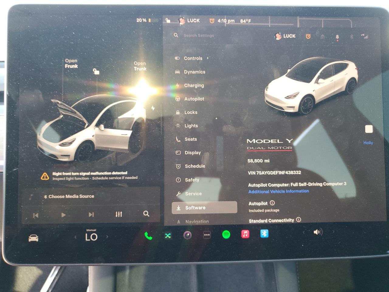 2022 Tesla Model Y VIN: 7SAYGDEF1NF438332 Lot: 84586025