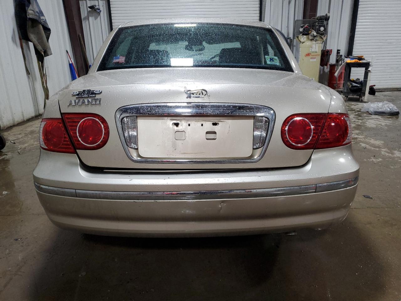 2005 Kia Amanti VIN: KNALD124155074378 Lot: 85290475
