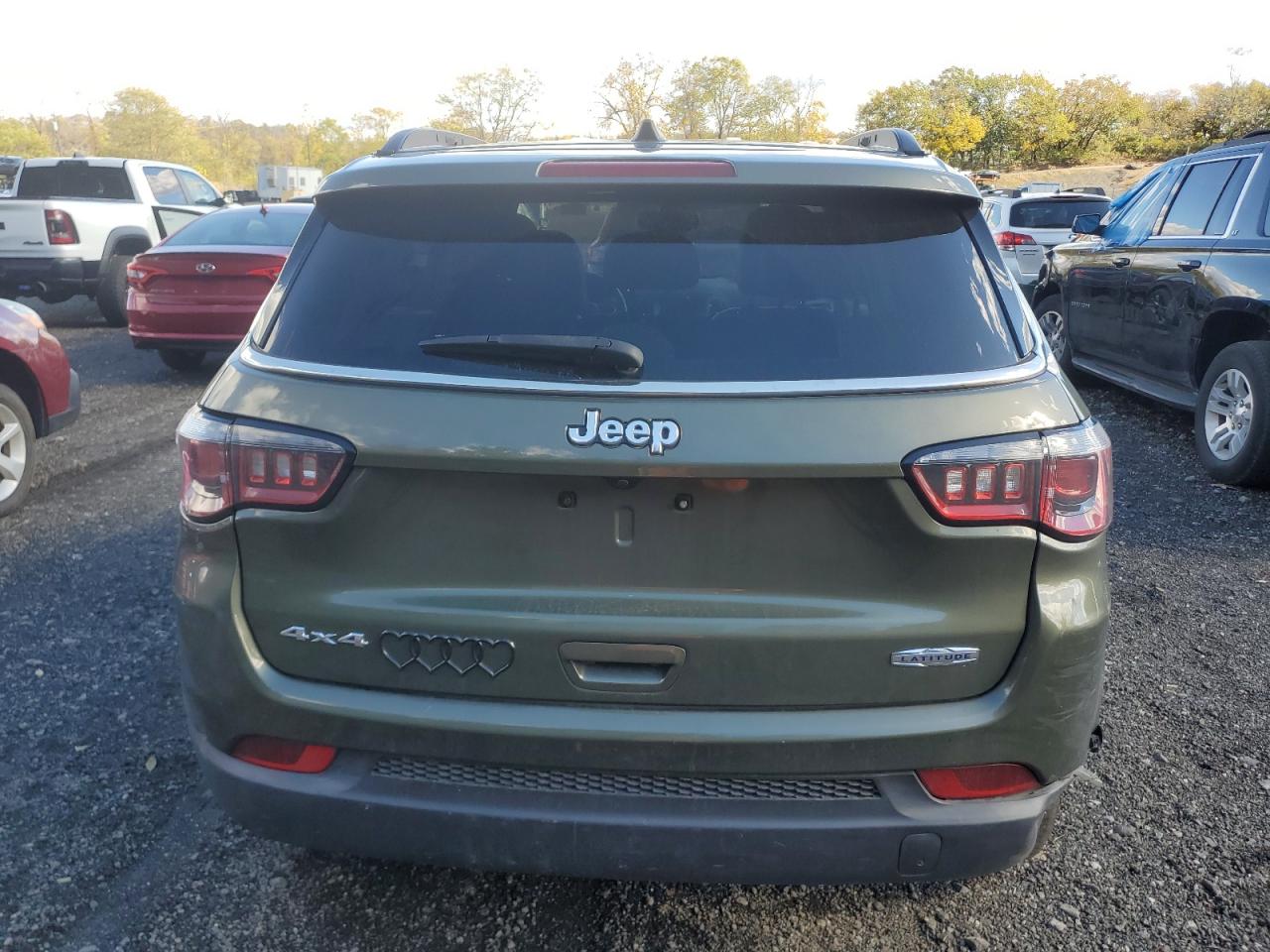 2018 Jeep Compass Latitude VIN: 3C4NJDBB8JT116544 Lot: 82131655
