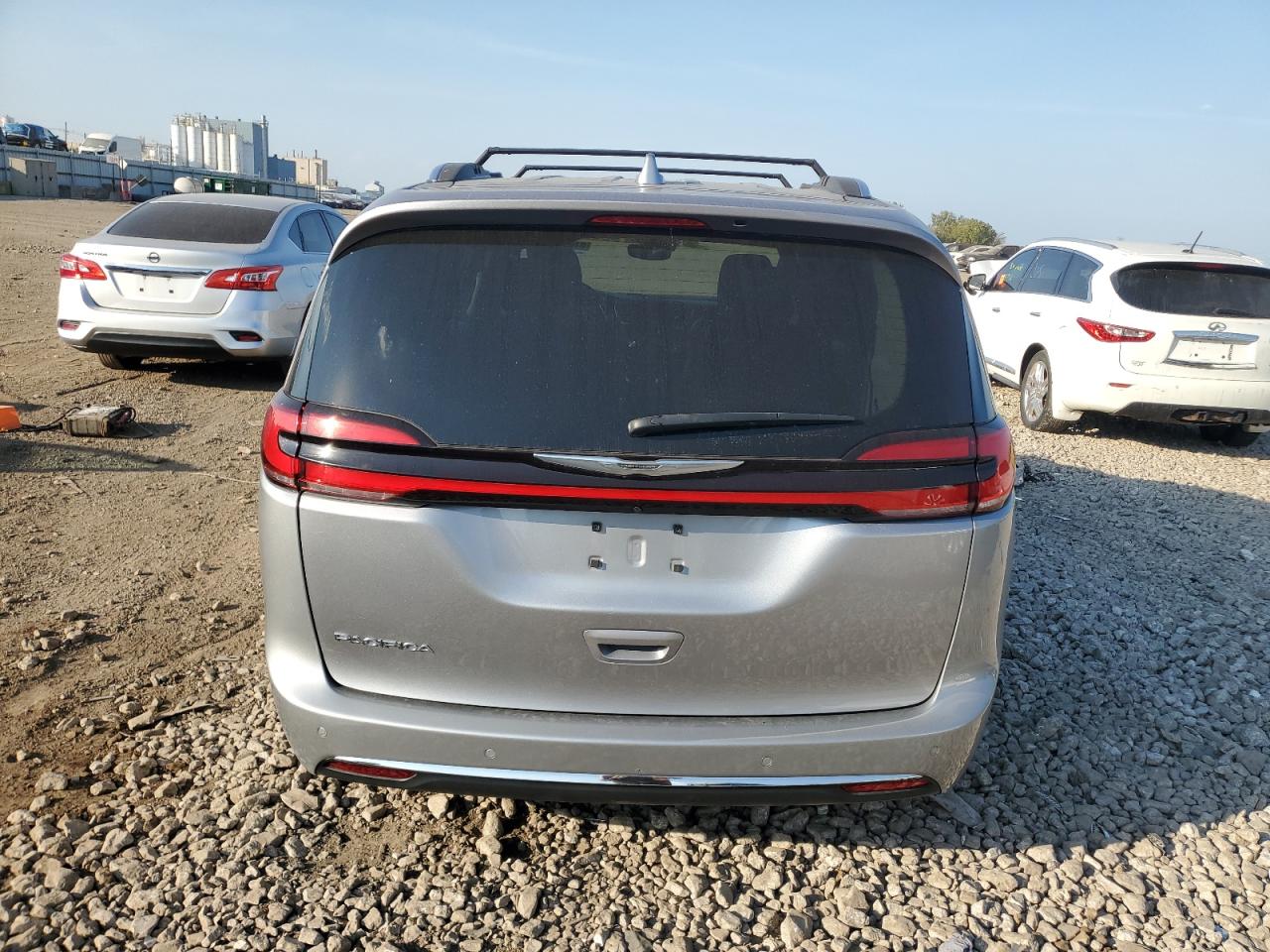 2021 Chrysler Pacifica Touring L VIN: 2C4RC1BG6MR588674 Lot: 81995955